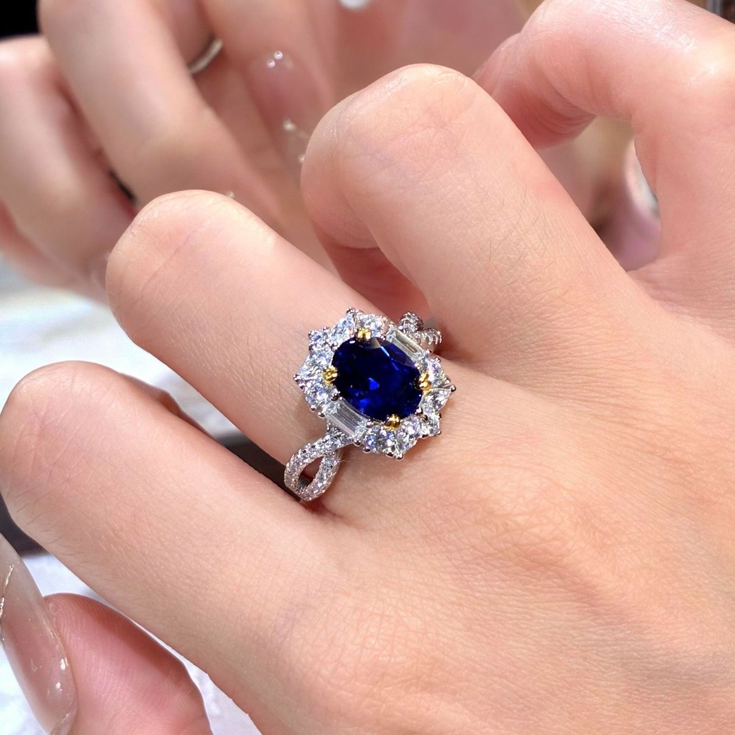 Back-cover Blue Spinel Color-changing Fully Diamond-encrusted Open Ring