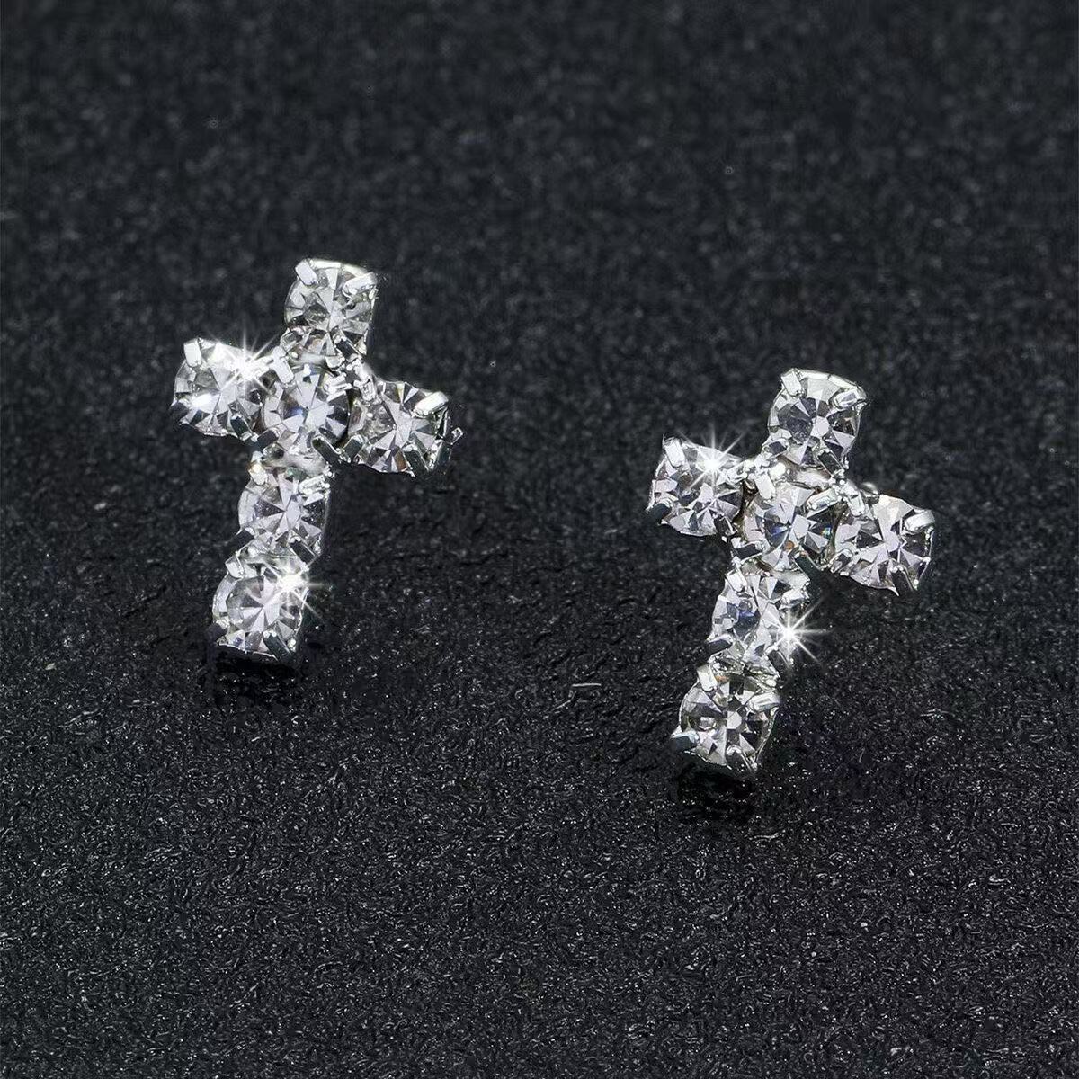 1pair Silver Full Diamond Cross Stud Earrings, Flat Back Piercing Tragus Cartilage Earrings, Luxury Cross Paved Cuff Earrings
